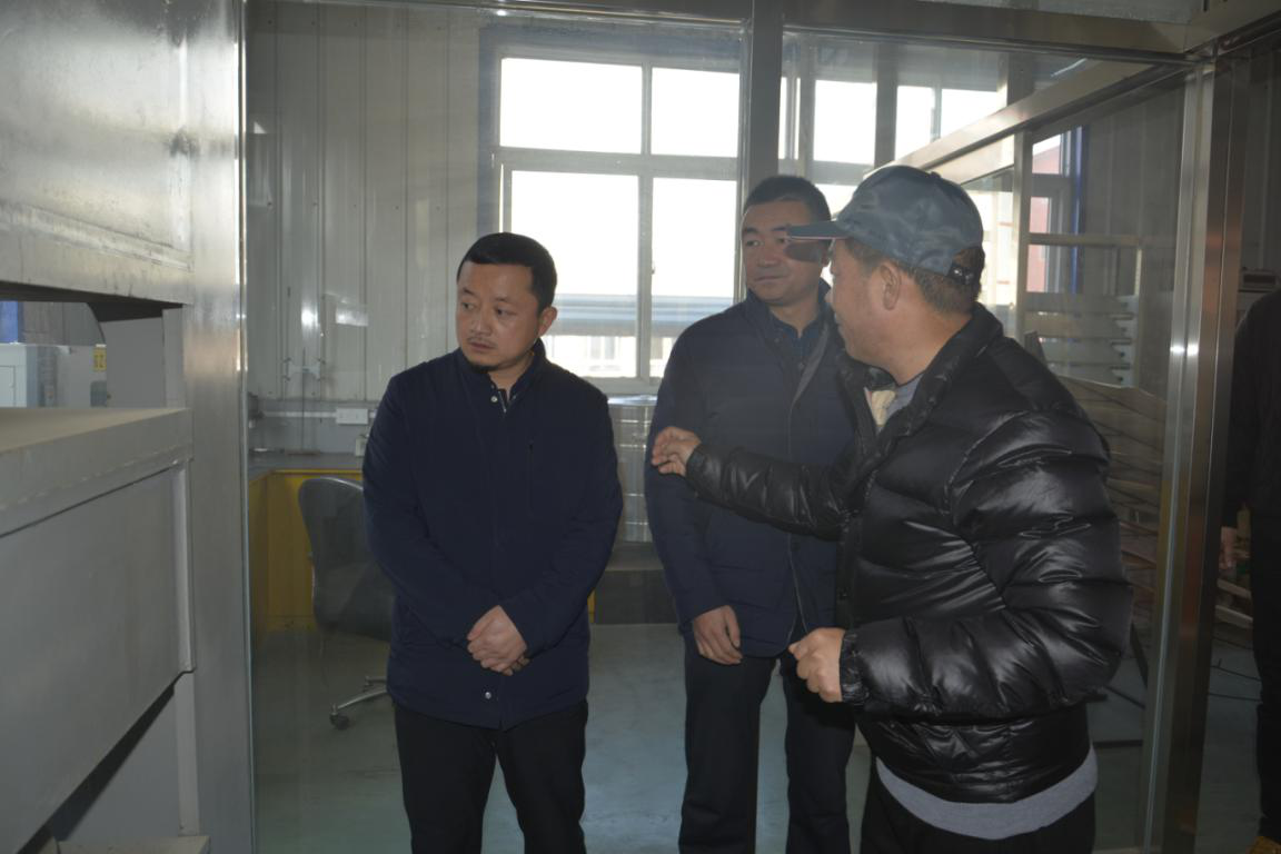 熱烈歡迎蘭州三友木業有限公司領導到五棵松木業參觀考察！