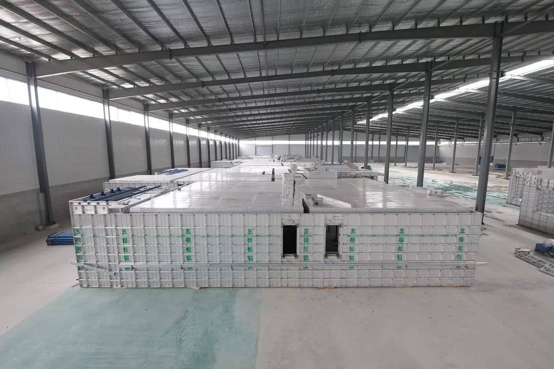 優(yōu)質(zhì)產(chǎn)品得錦旗，真誠(chéng)服務(wù)暖人心